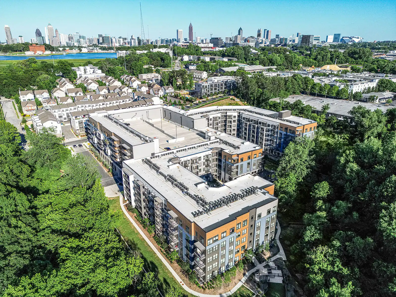 aerial photo of apartment building in Atlanta, GA
